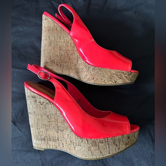 Kenneth Cole Reaction Cork Wedges, never worn - Picture 7 of 9